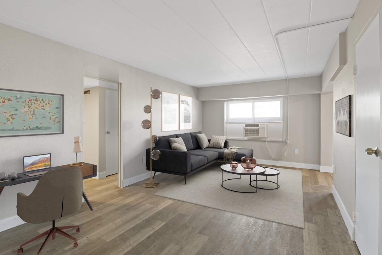 Interior at 617 W Riverview Apartments